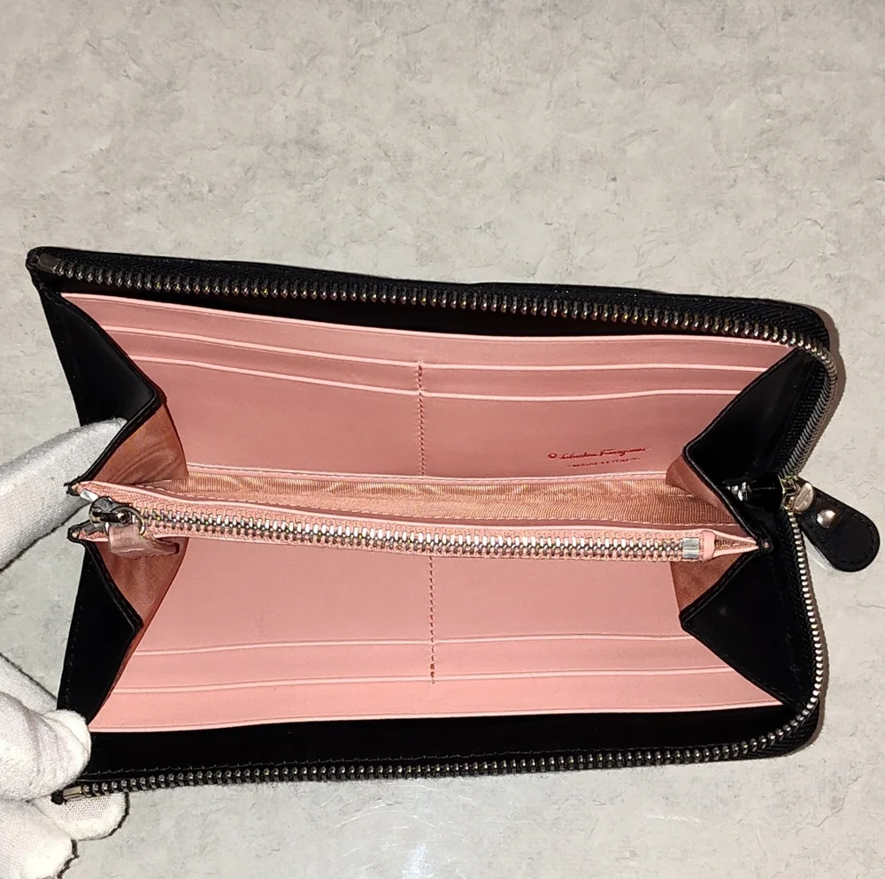 SALVATORE FERRAGAMO VARA RIBBON QUILTED SHIMMERY LEATHER CONTINENTAL LONG WALLET